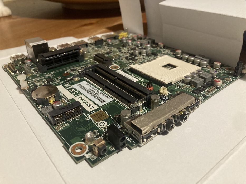 MB Lenovo ThinkCenter M715q Tiny (Gen1 - AMD)64297896788994121
