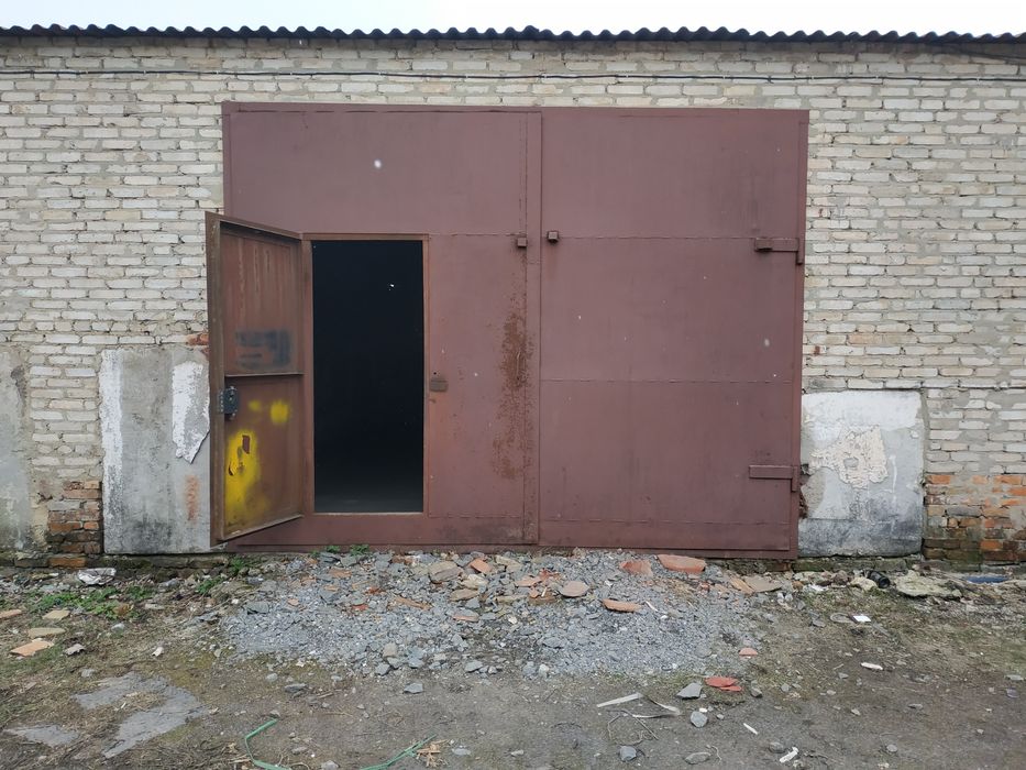 Здається бокс в оренду на Гданцівці