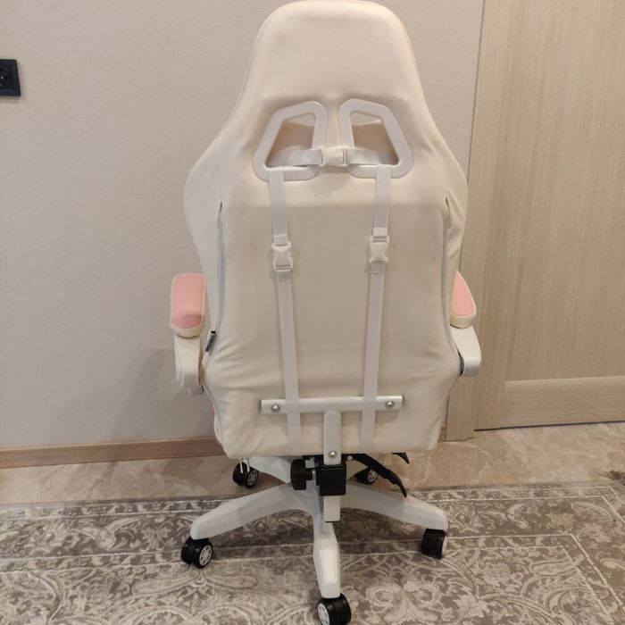 Нове дитяче комп'ютерне крісло на колесиках