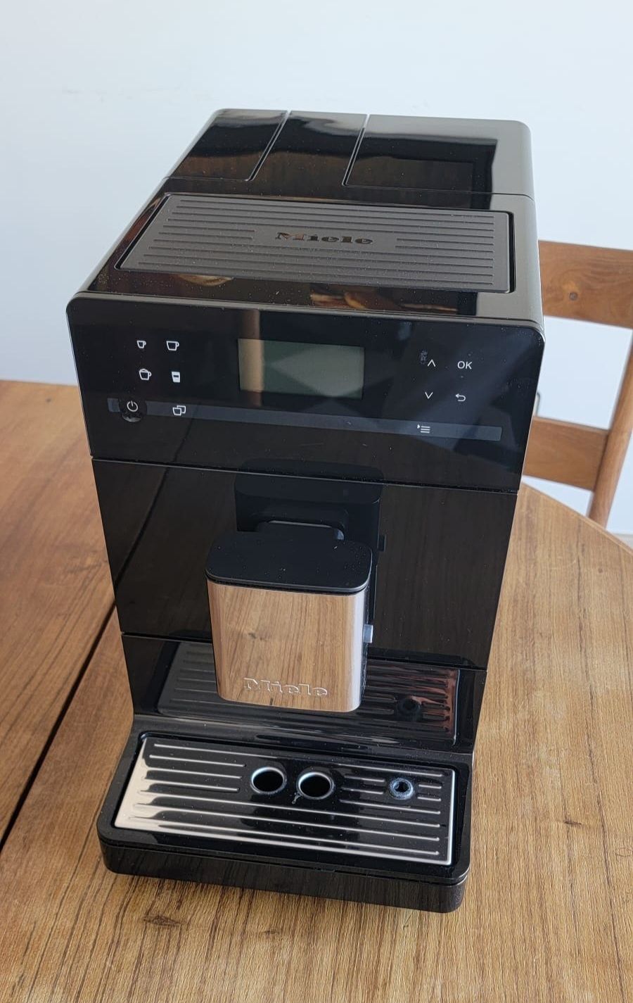 Máquina de café Miele CM5310 Silence como nova