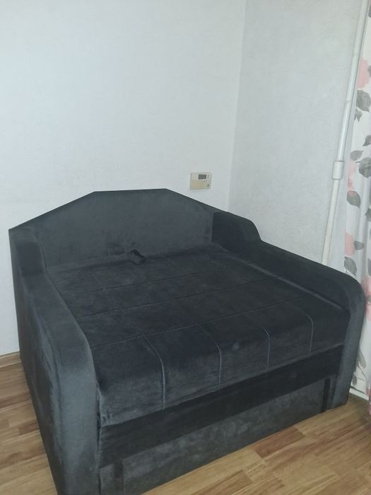 Диван, тахта з ящиком для речей