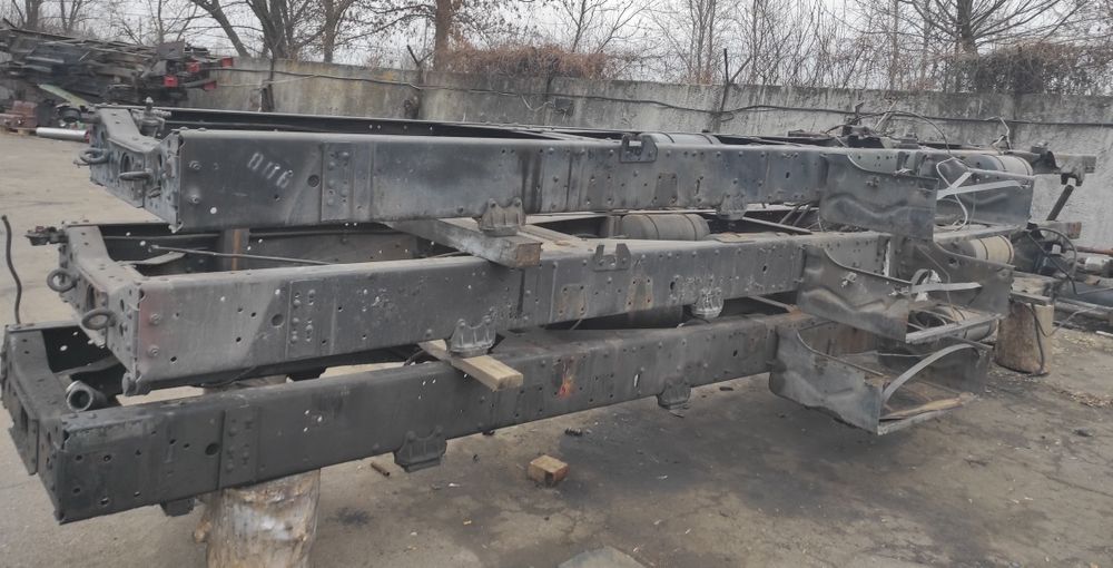 Рама Зіл 131 нового стану в зборі з траверсами