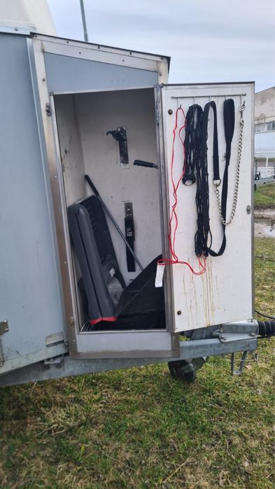 Przyczepa dla koni, dwukonna Humbaur