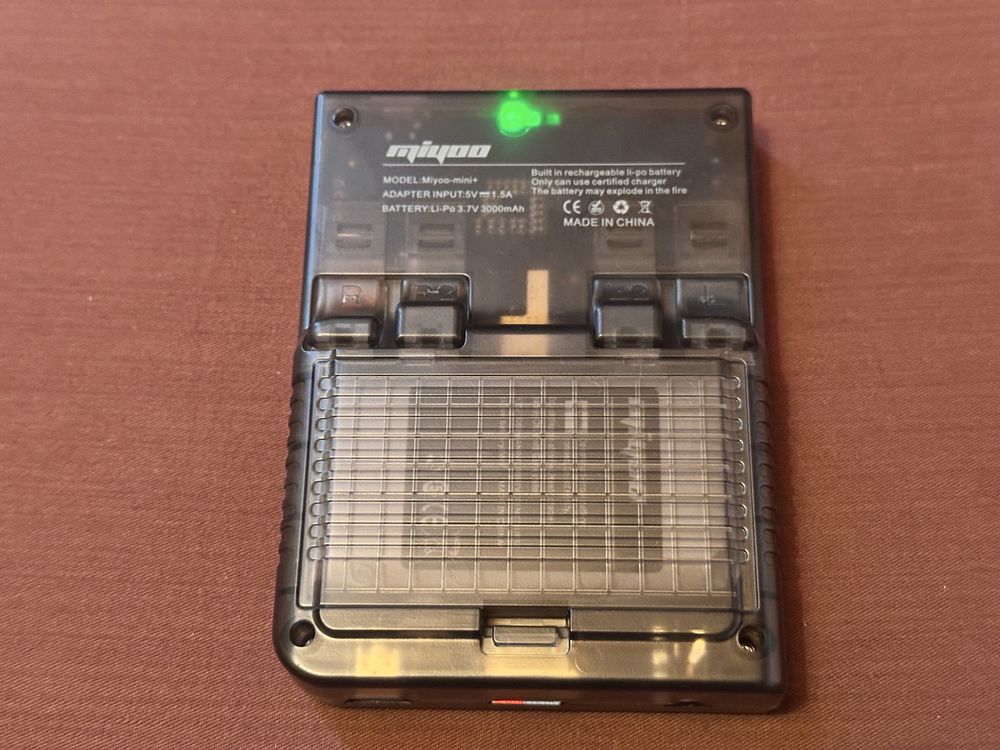 Retrokonsola Miyoo mini plus 64gb onion os