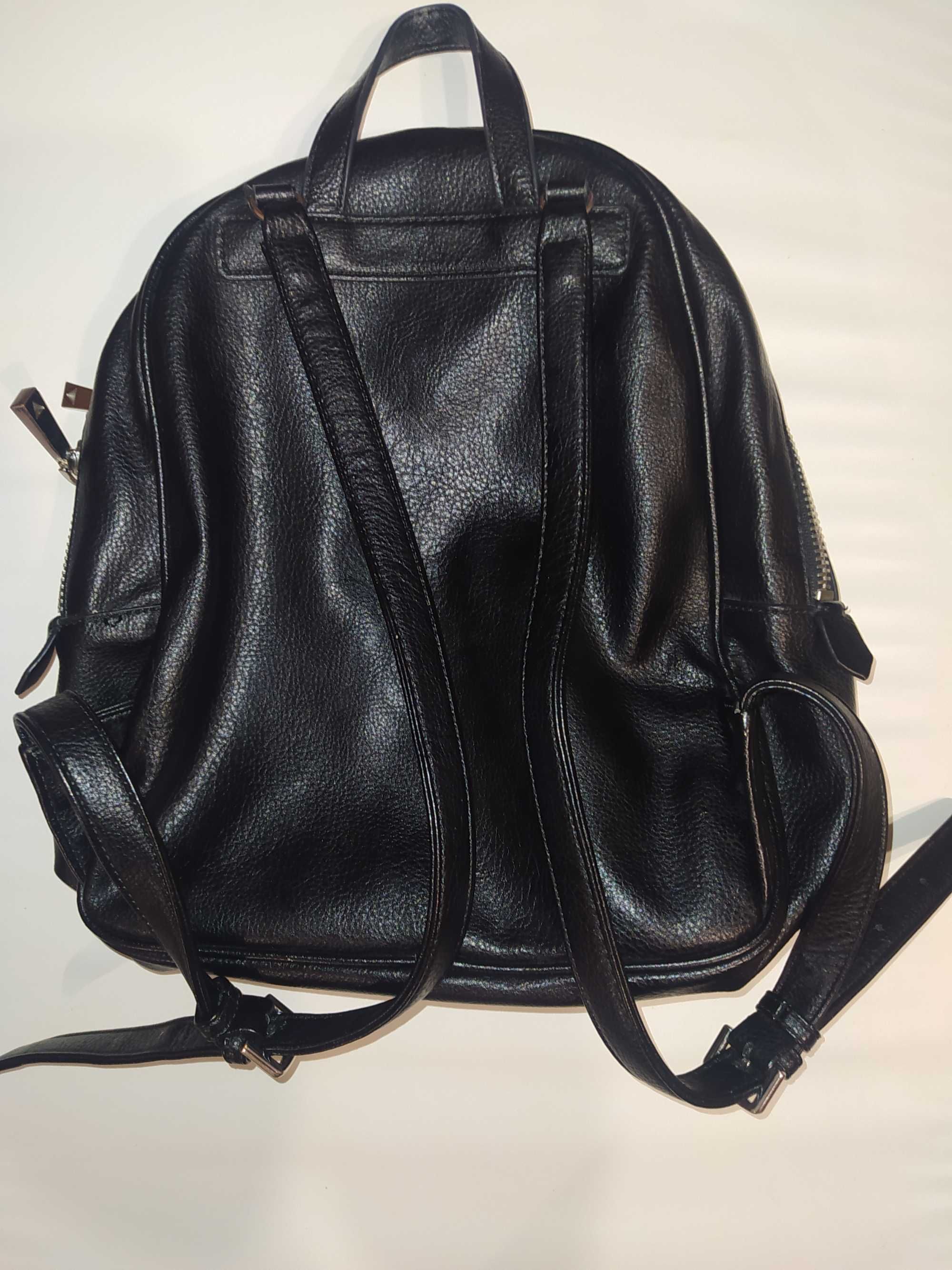Продам рюкзак GUESS кожаный