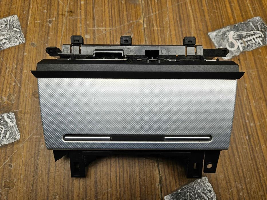 Popielniczka 2 DIN 8E0857951J 03S Klapka Wklad Carbon Srebrna Rybia Luska Audi A4 B6 B7