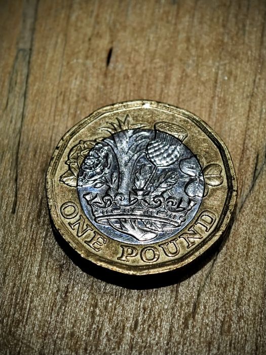 Moeda  One  Pound rainha  ELIZABETH II (2016)
