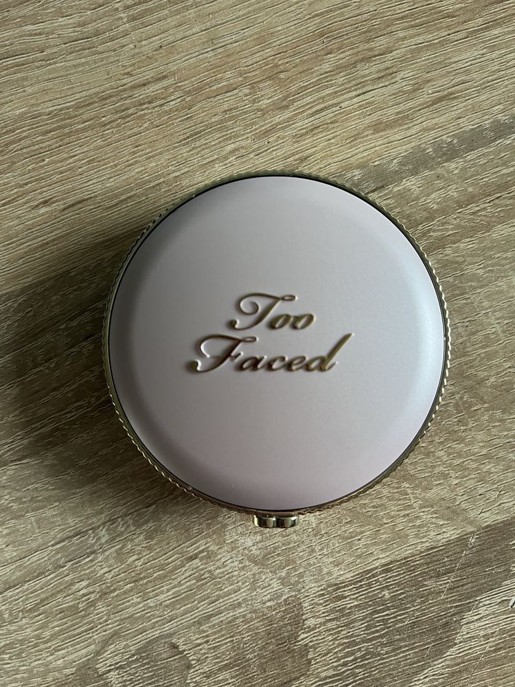 Too faced rozświetlacz moon crush cudo!