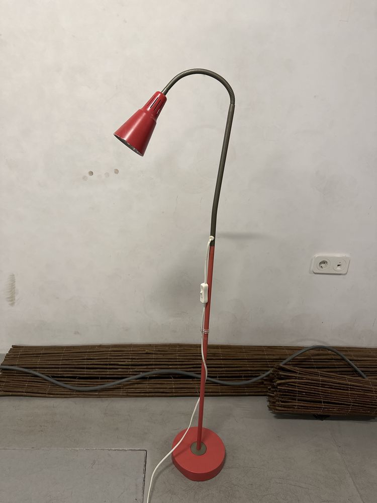 Candeeiro Ikea a funcionar