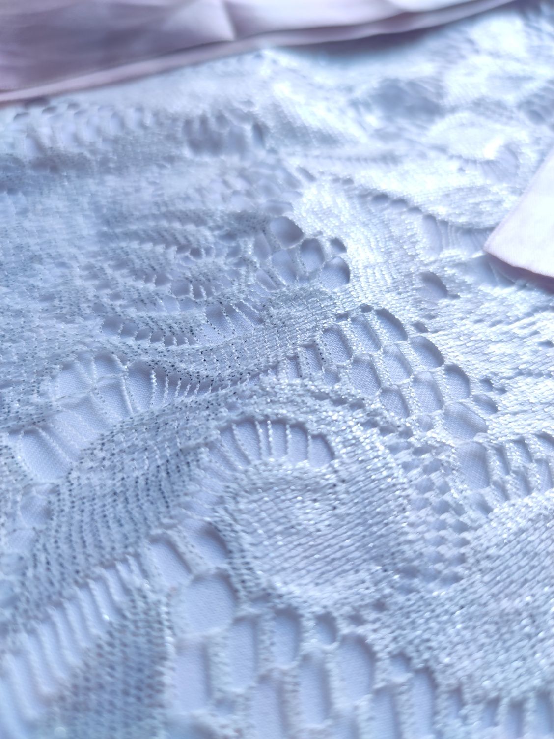 Sukienka biała elegancka srebrna nitką 4 lata