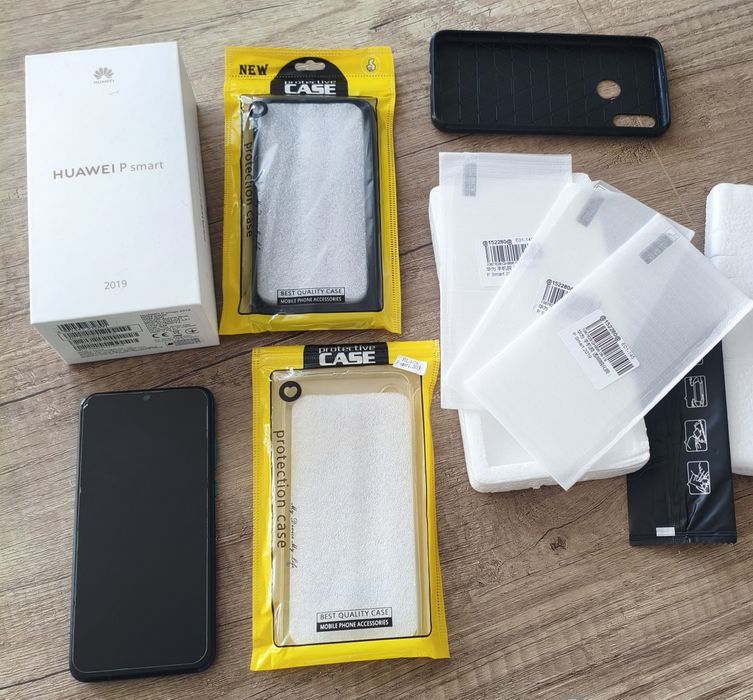 Huawei P Smart 2019 3/64GB + dodatki