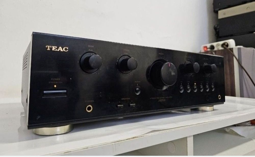 Wzmacniacz Teac A-R500, 2*90w. Made in Japan