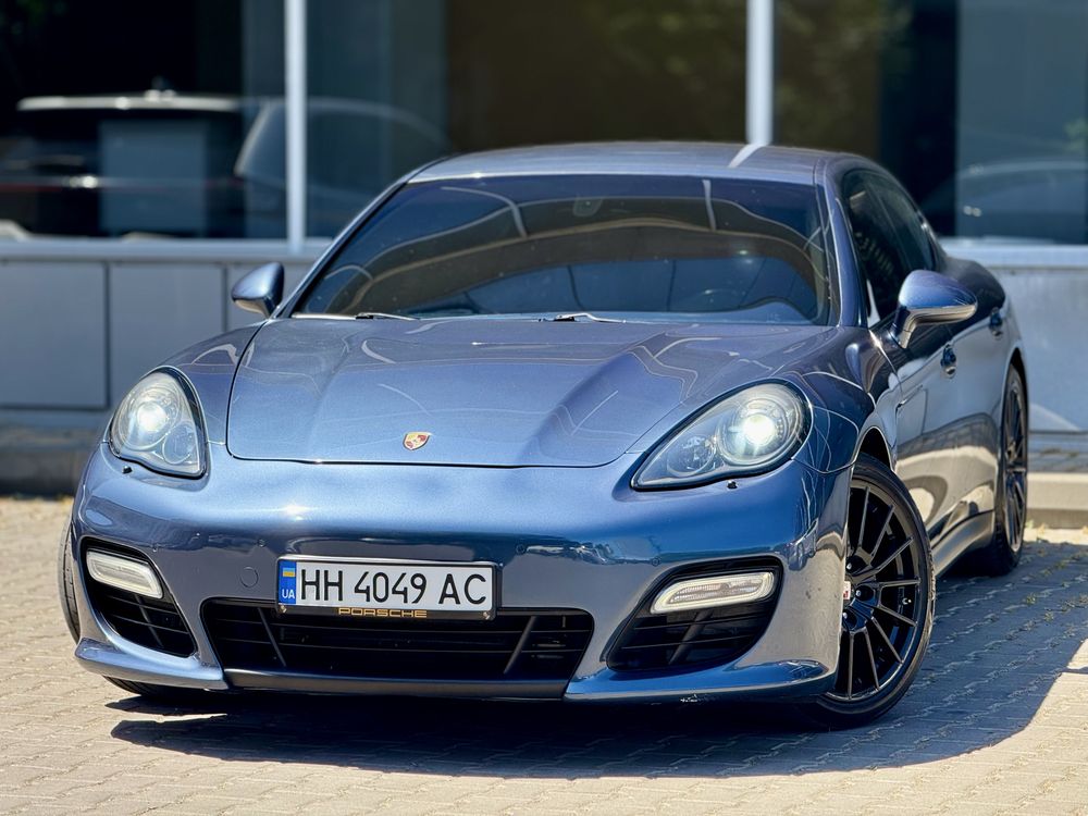 Porsche panamera GTS 4.8 2012