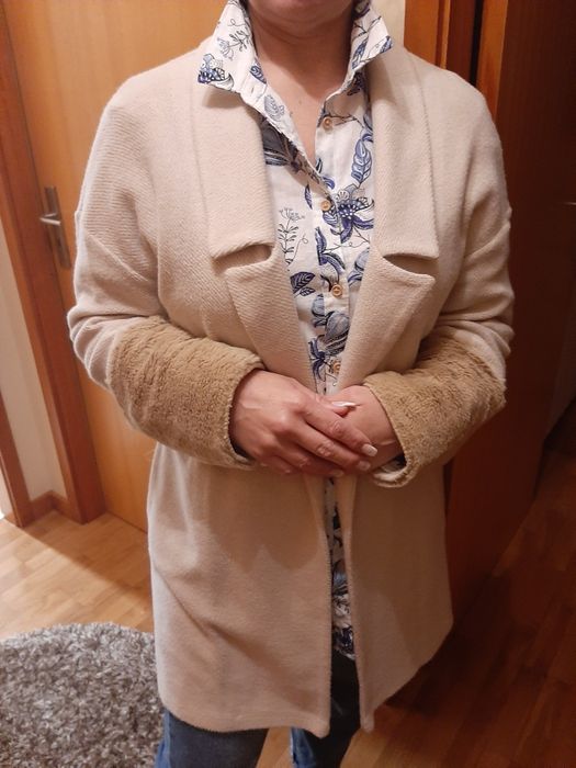 Sobretudo beje mulher