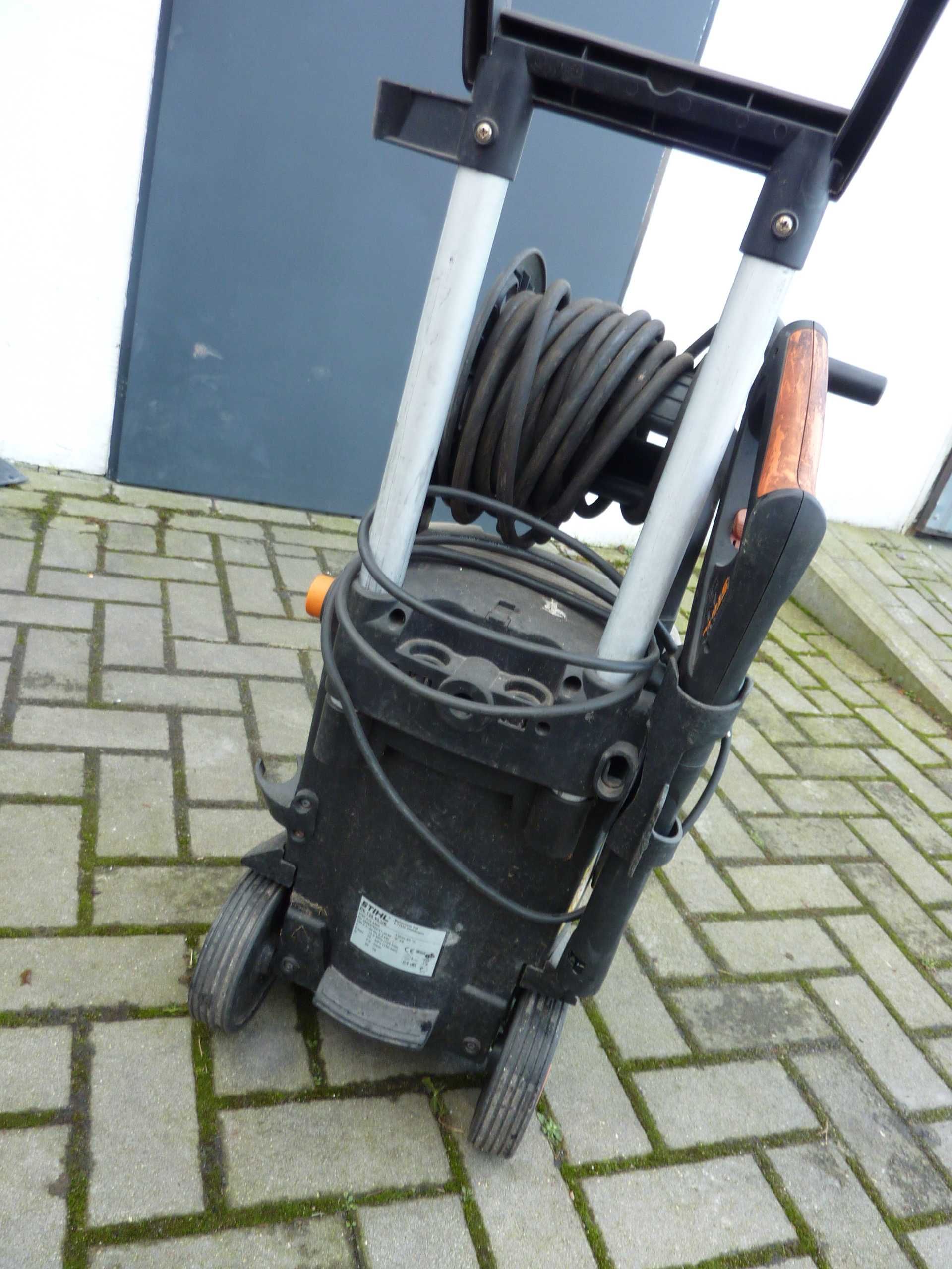 STIHL Myjka wysokociśnieniowa 2.3 kW z bębnem na wąż (RE 128 PLUS)