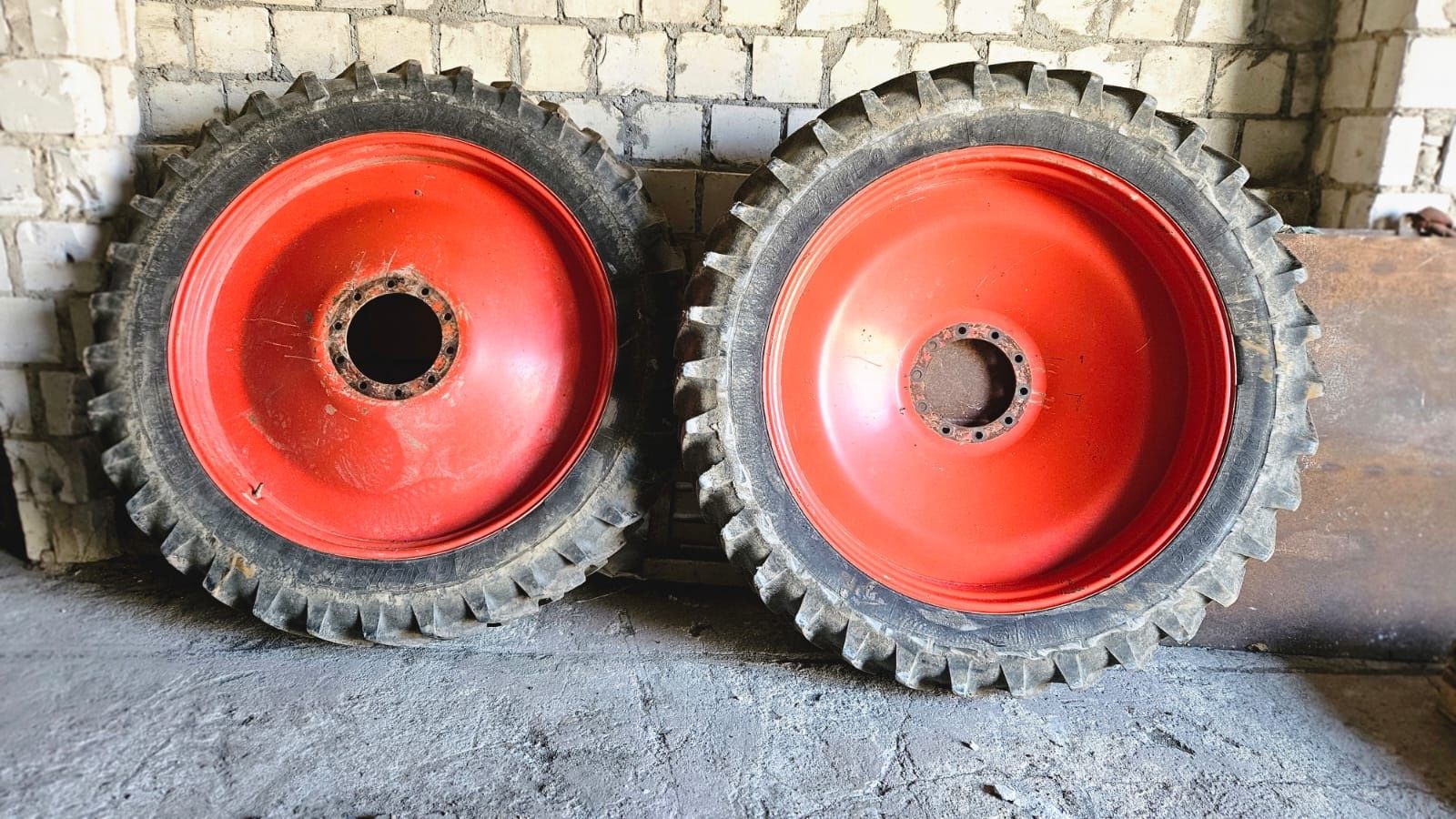 Koła wąskie komplet  Fendt, Claas, Case, John Deere, valtra, New Holla