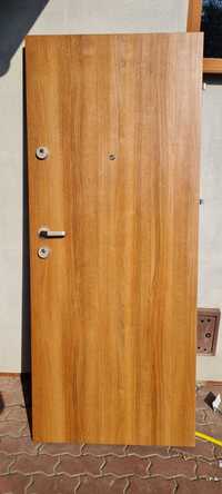 drzwi stalowe antywłamaniowe 80 prawe klasy 4,C typ "Batory"