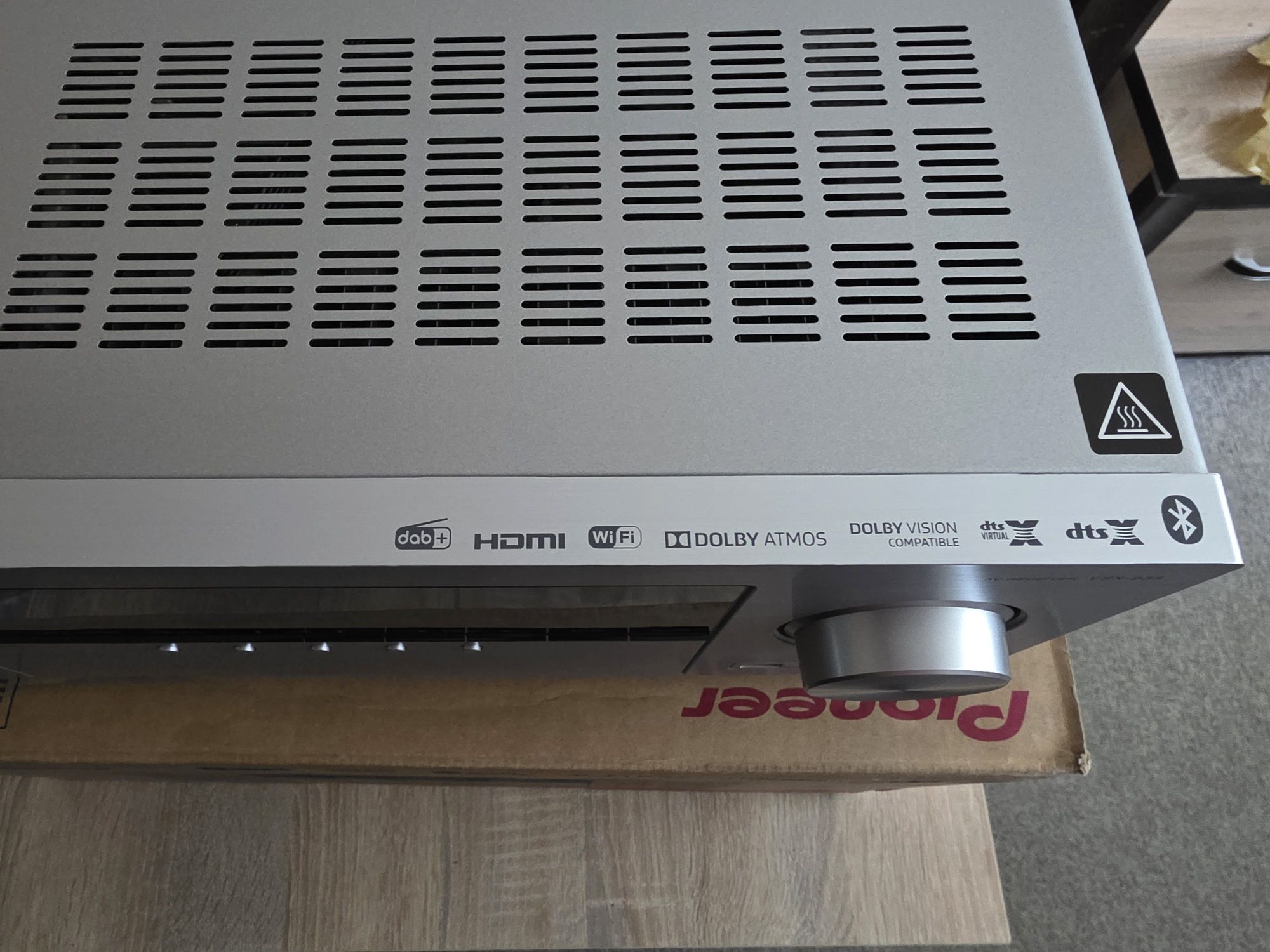 Amplituner Pioneer VSX-935