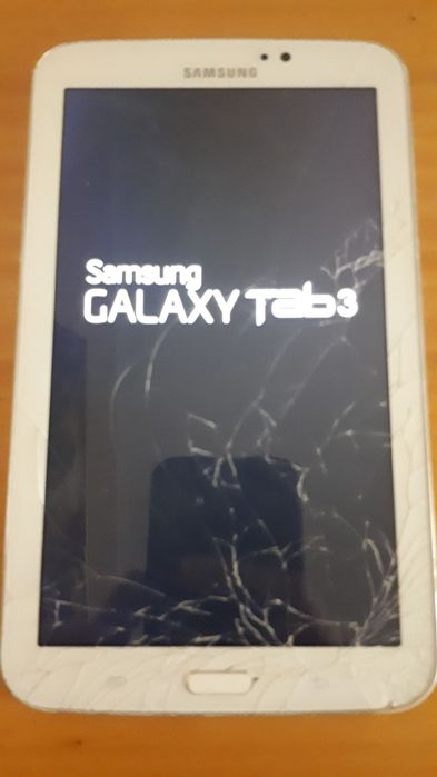 Планшет Samsung Galaxy Tab 3 SM - T 210