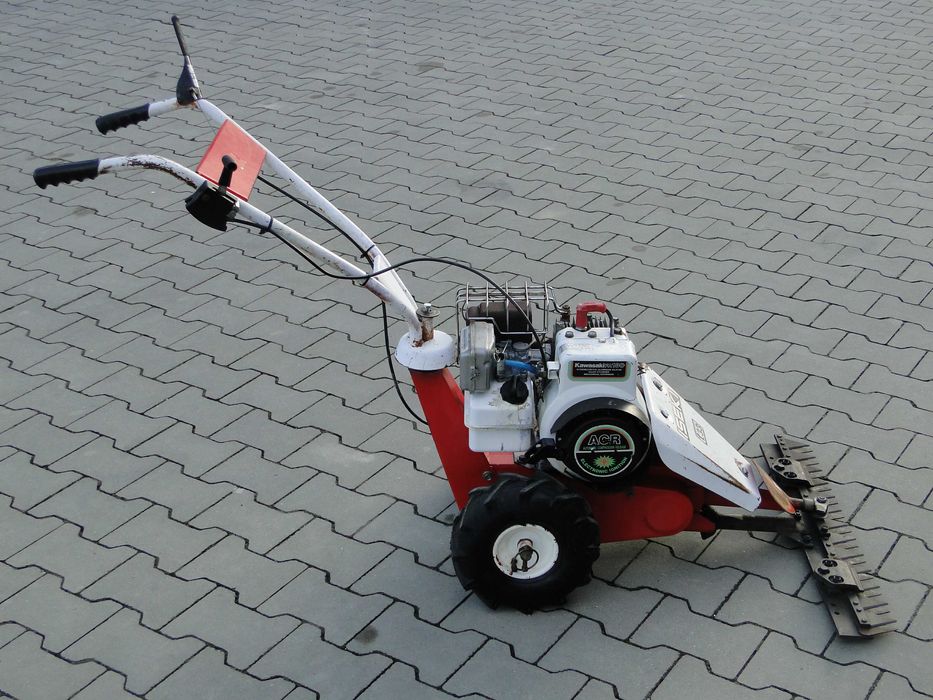 Kosiarka listwowa spalinowa ISEKI TIELBURGER KAWASAKI NAPĘD Germany