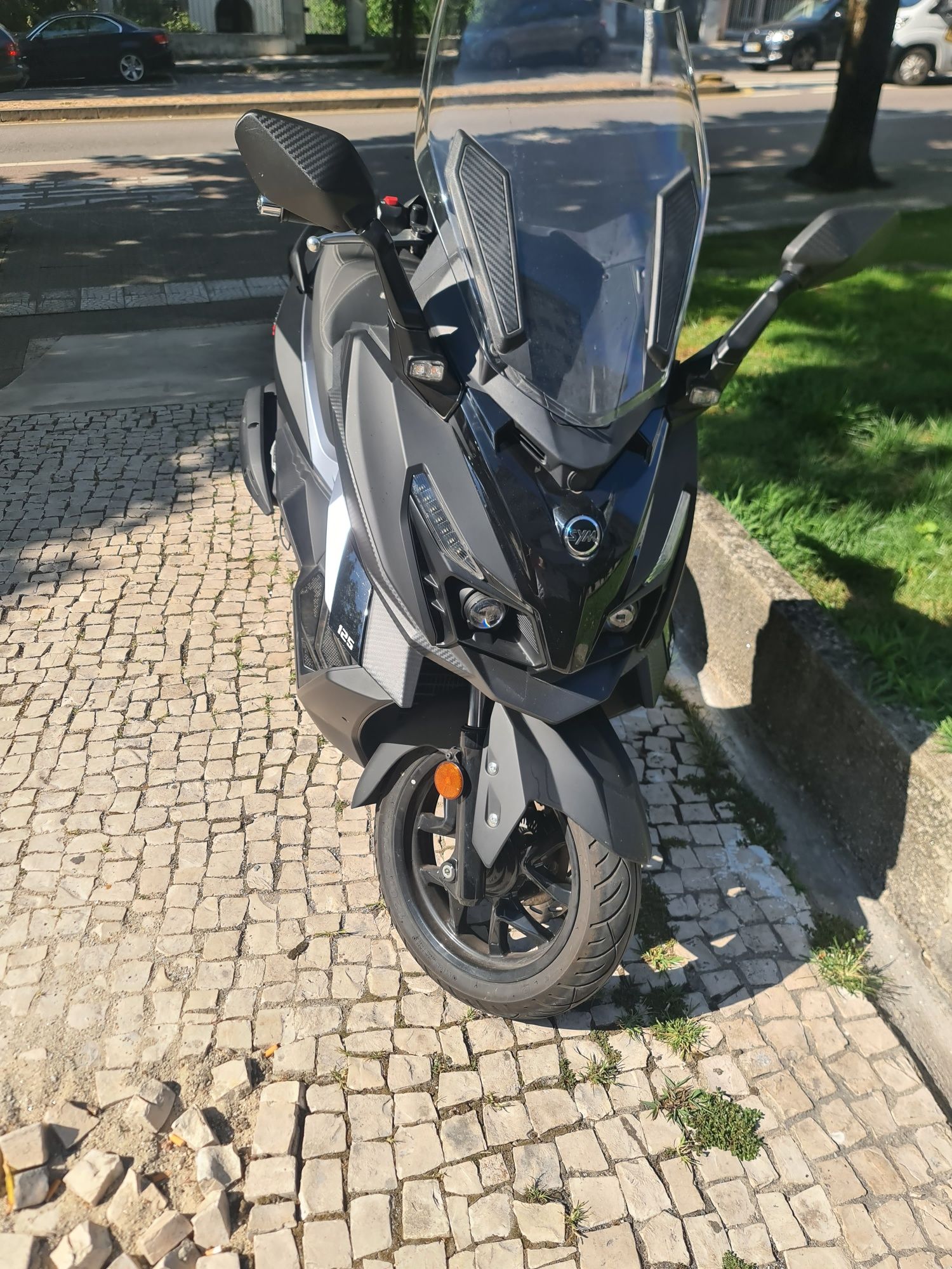 Moto cruise sym alpha 125