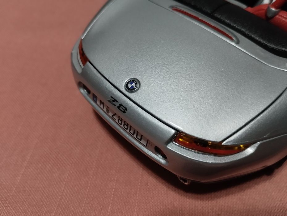 Miniatura BMW Z8 Bburago 1:18