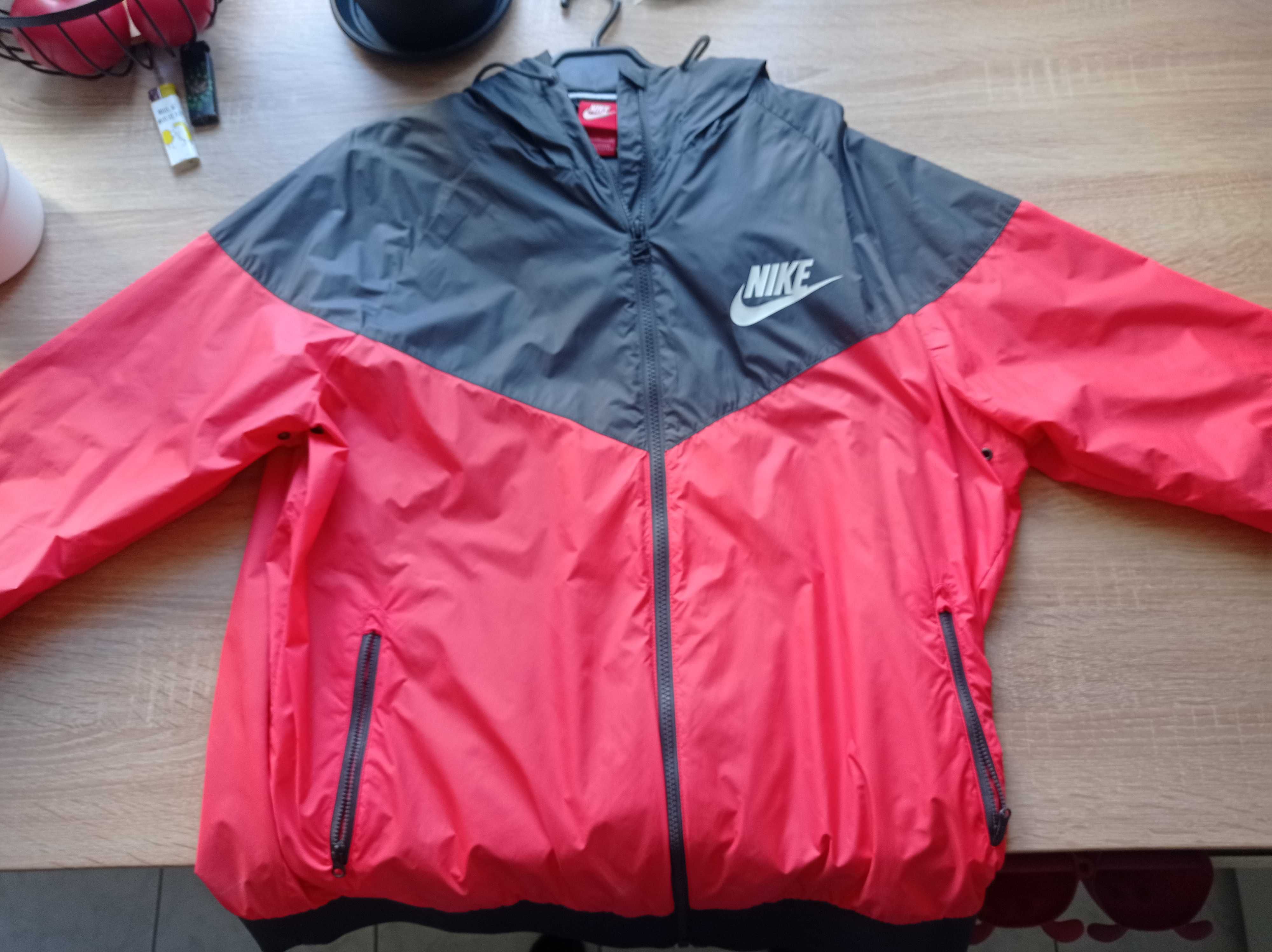 Kurtka wiatrowa Nike