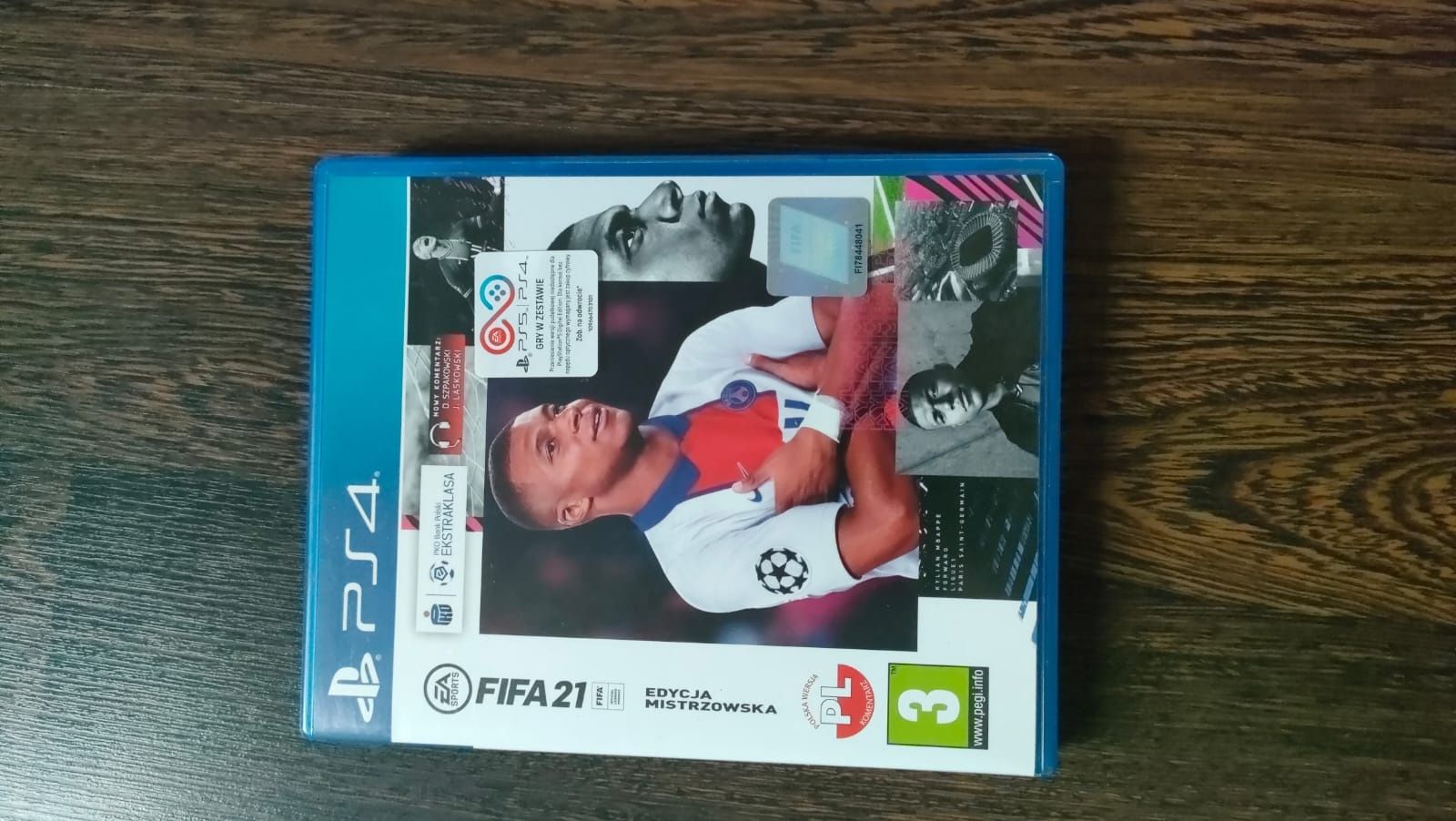 Gra FIFA 21 na PS4