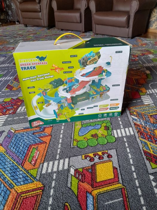 Трек для машинок.