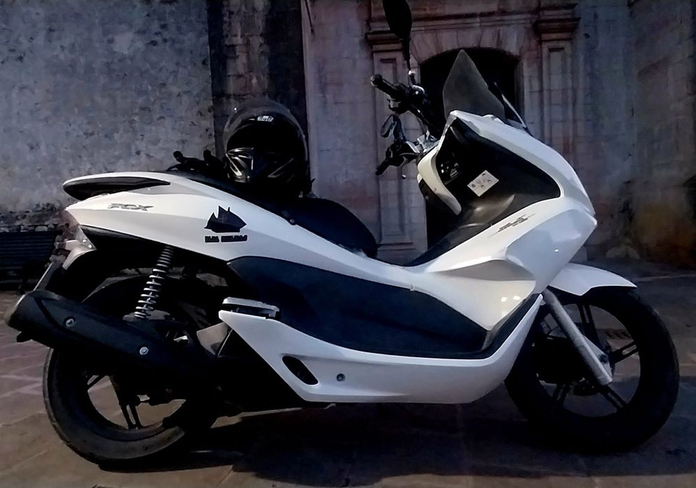 Honda PCX 125cc   .