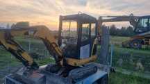 Minikoparka Cat 301.8C+ laweta