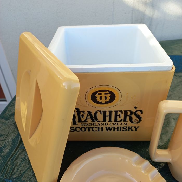 Conjunto de balde de gelo, caneca e cinzeiro