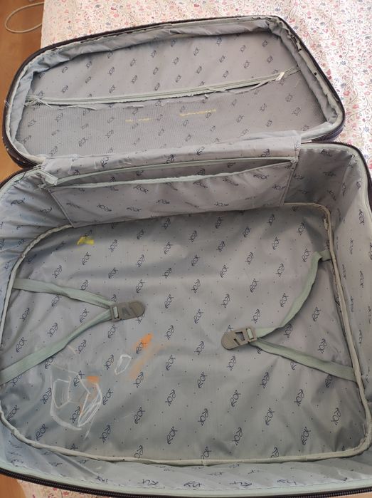 Mala de viagem usada