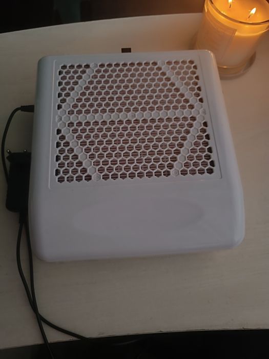 Витяжка для манікюру