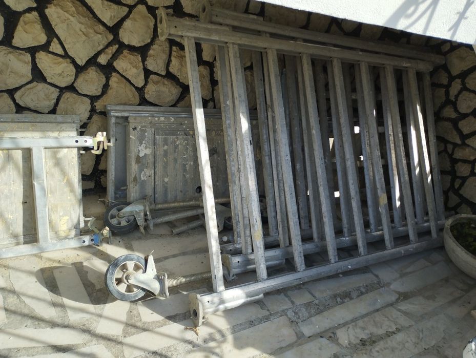 Andaimes em Alumínio e Ferro