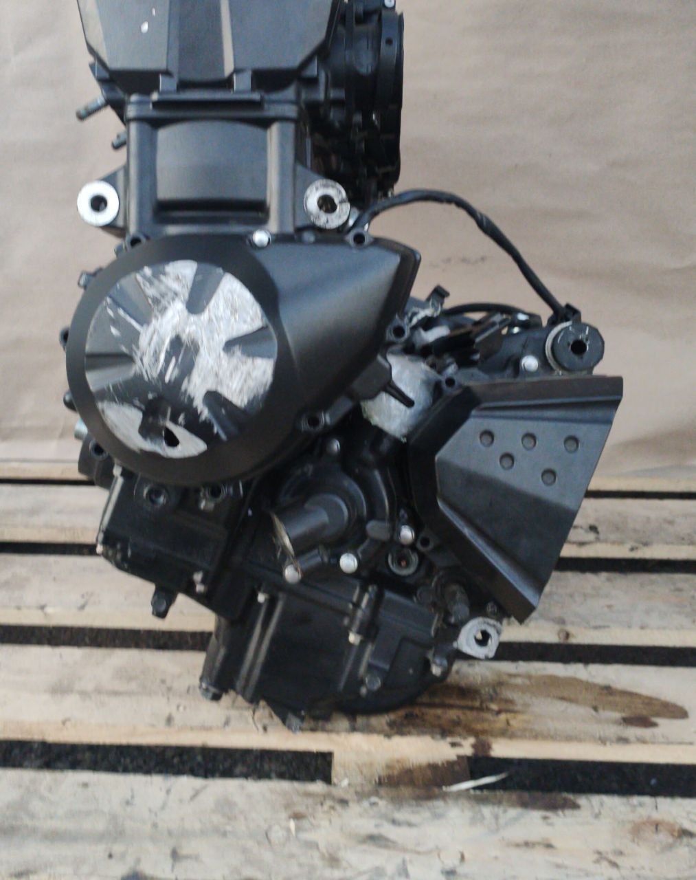 Двигатель Kawasaki ZR750JE