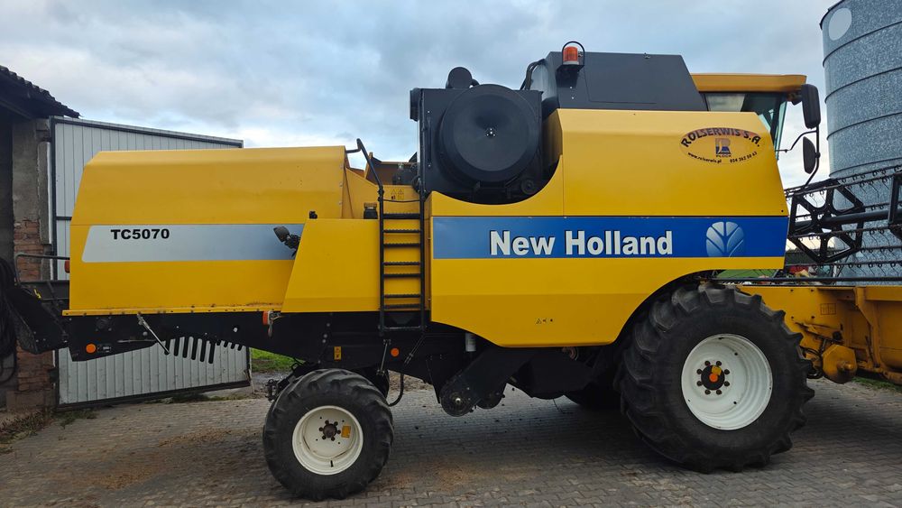 Kombajn Zbożowy New Holland TC 5070