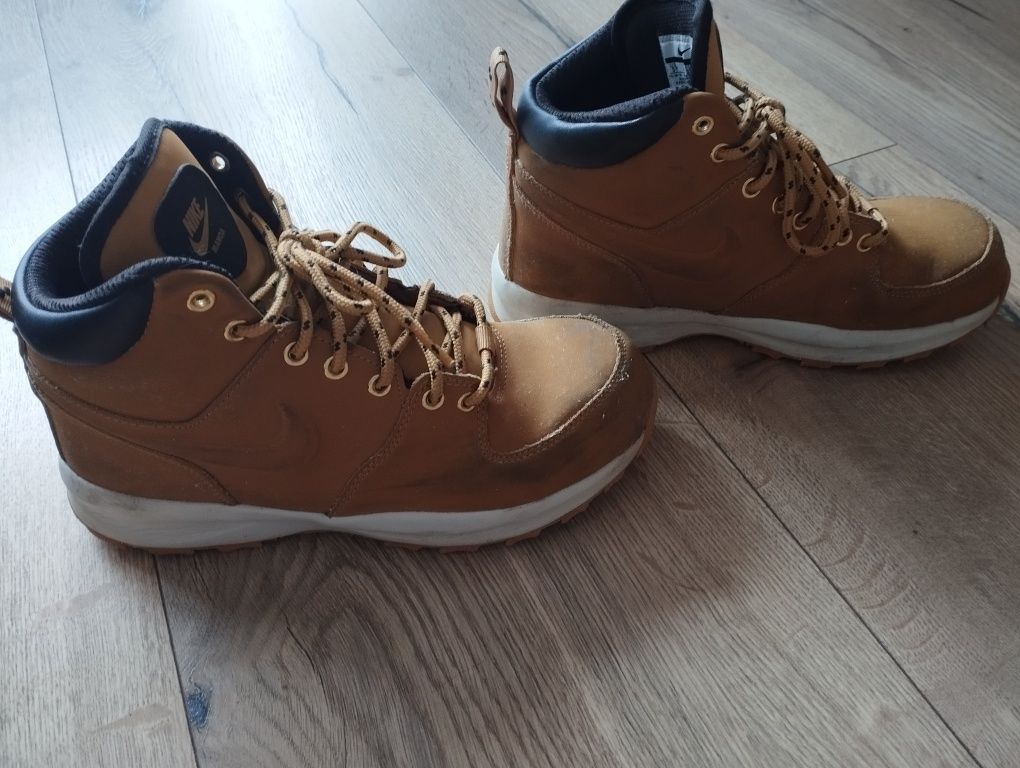 Buty jesienno- zimowe Nike Manoa