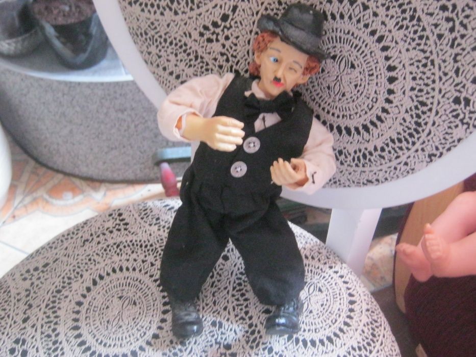 charlie chaplin figurka