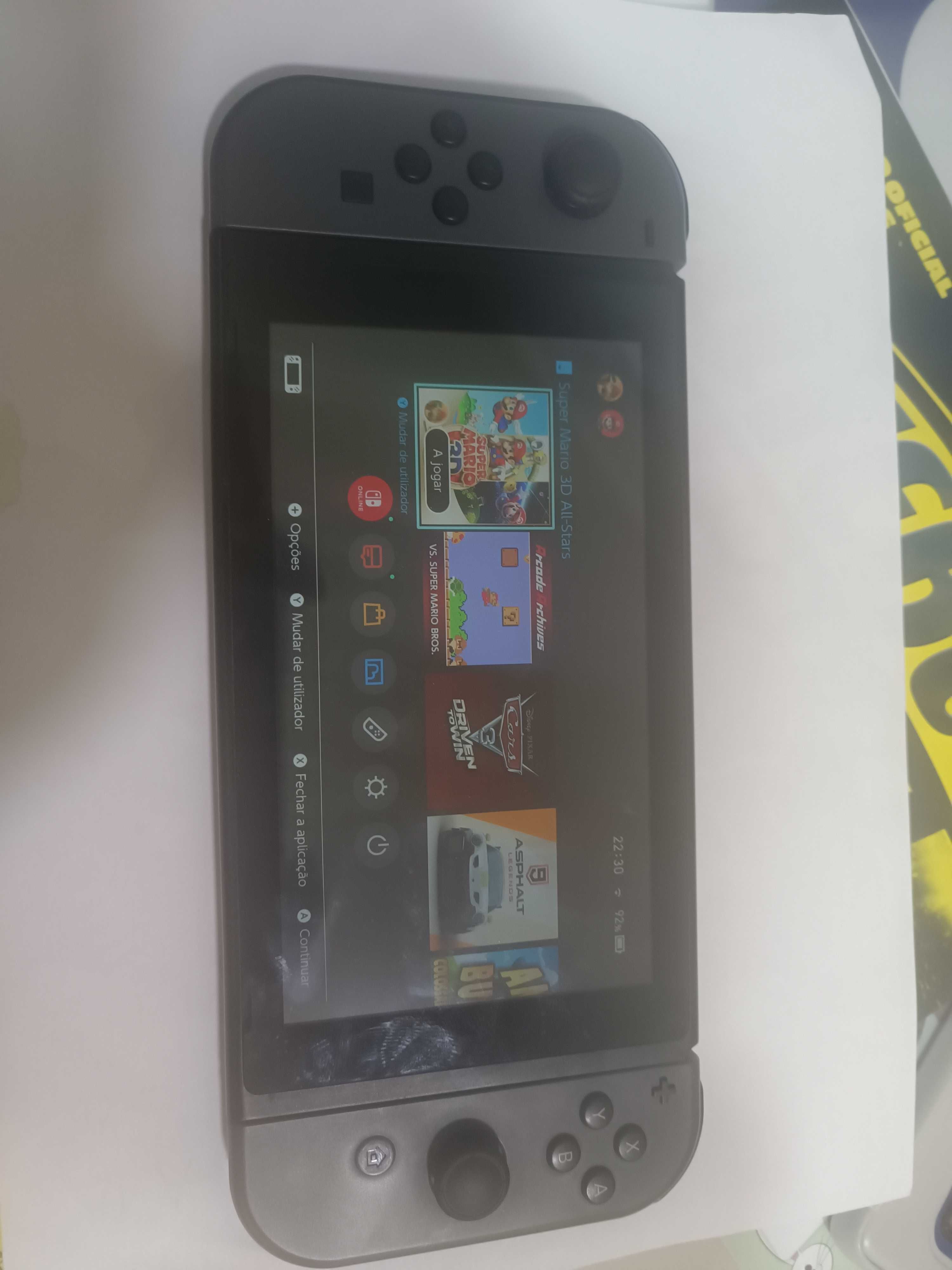 Nintendo Switch com jogo Super Mario 3 D e extras
