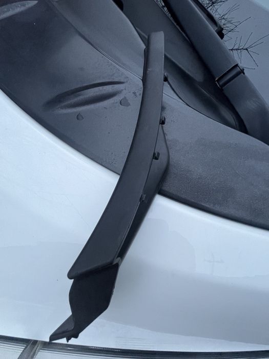 Накладка на лобове скло Nissan leaf