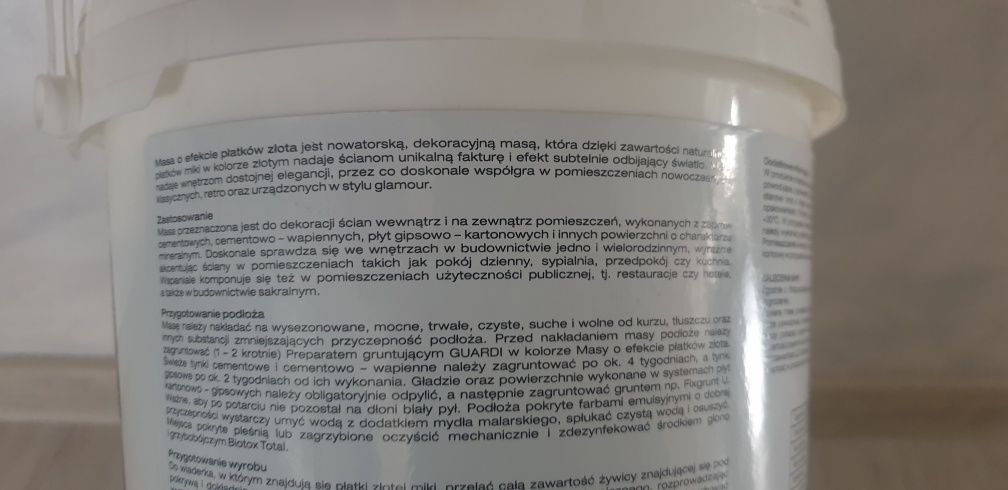 Masa o efekcie płatków złota
