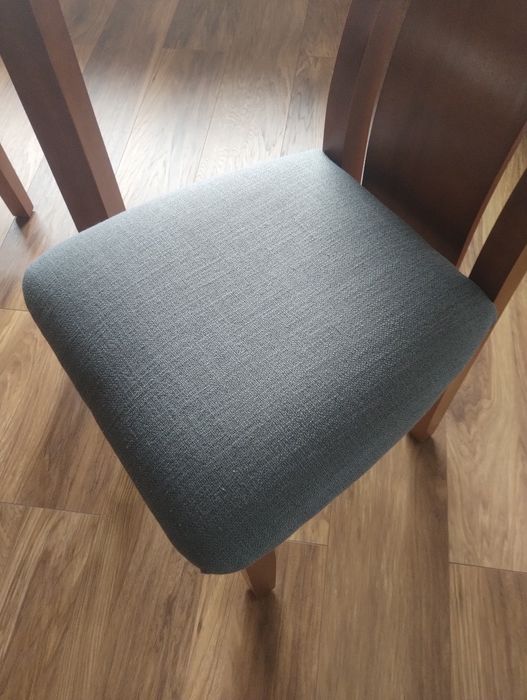 Stół dębowy 90x90 rozkładany do 250, 4 krzesła stan bdb