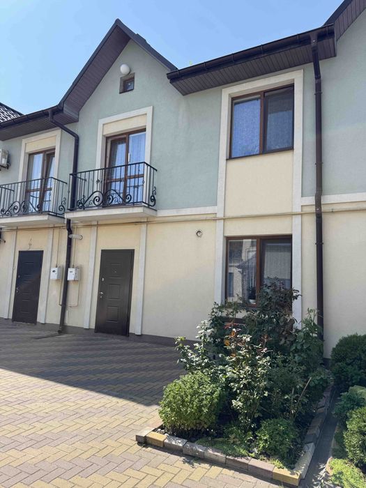 Просторий 3-кімнатний Котедж з ремонтом в районі Ранкове!