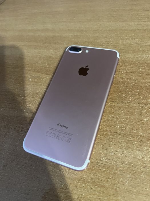 Телефон iPhone 7Plus