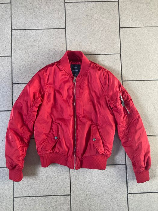 Бомбер Bershka p S жіночий
