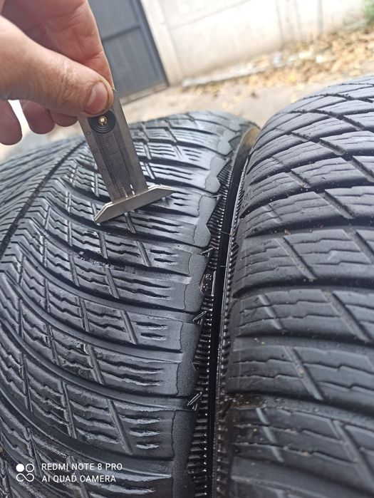 275 35  19 michelin