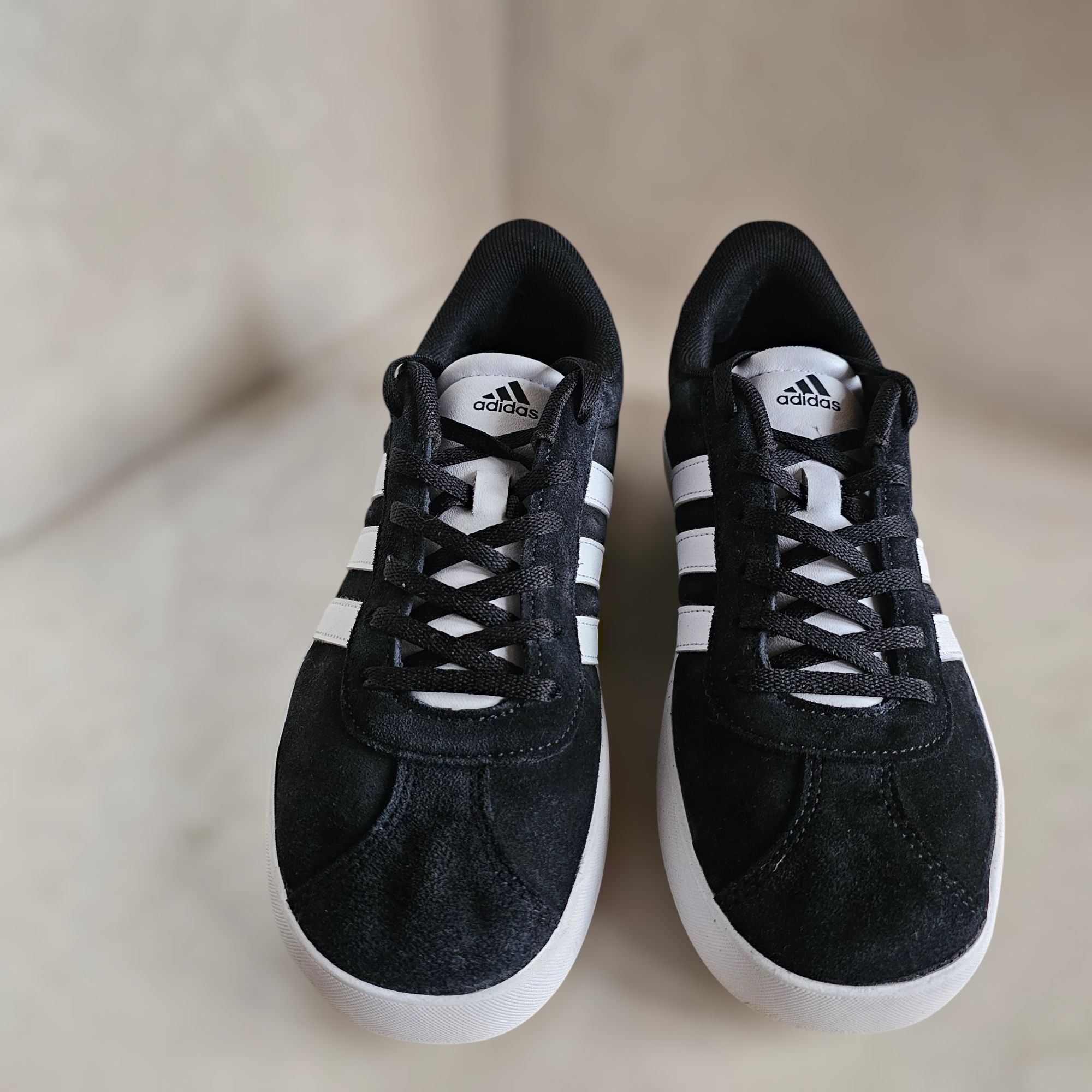 Универсальные кроссовки "Adidas Court 3.0" 2023год.