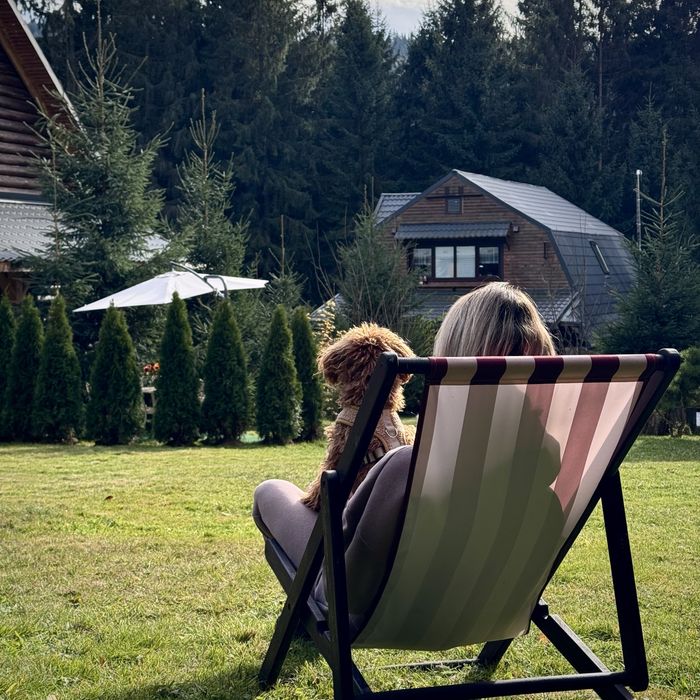 Затишний дерев'яний будиночок у тиші лісу на 4+2 осіб