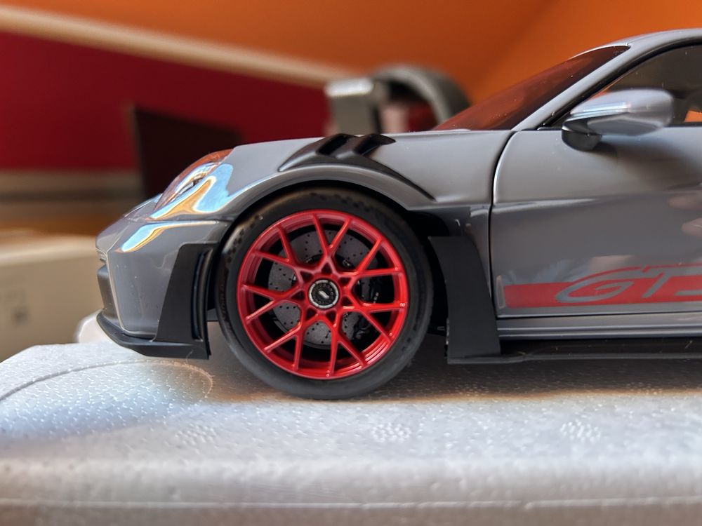 Model 1:18 porshe 911 gt3 rs 2022